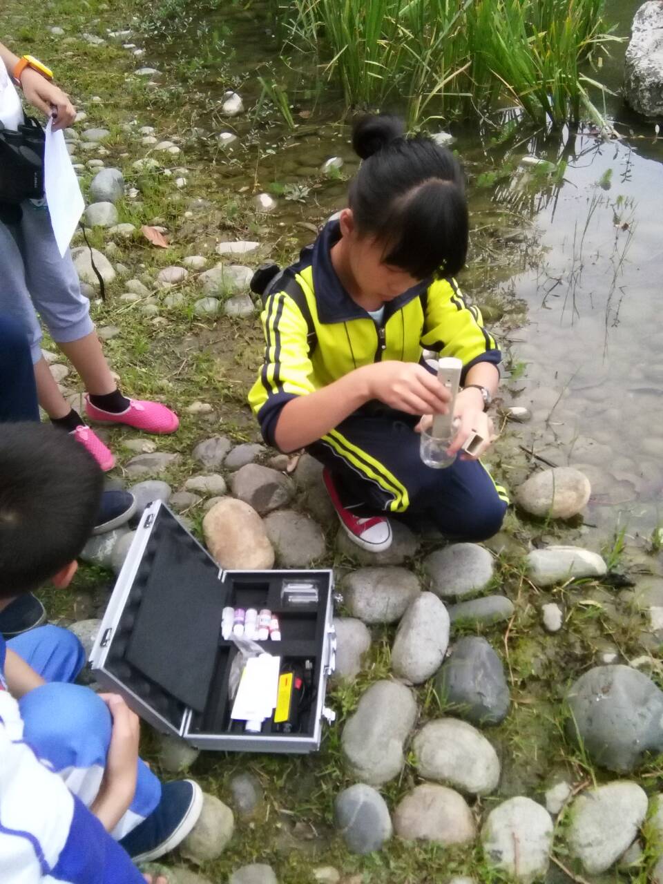 水质检测活动走进西南财经大学与成都中医药大学